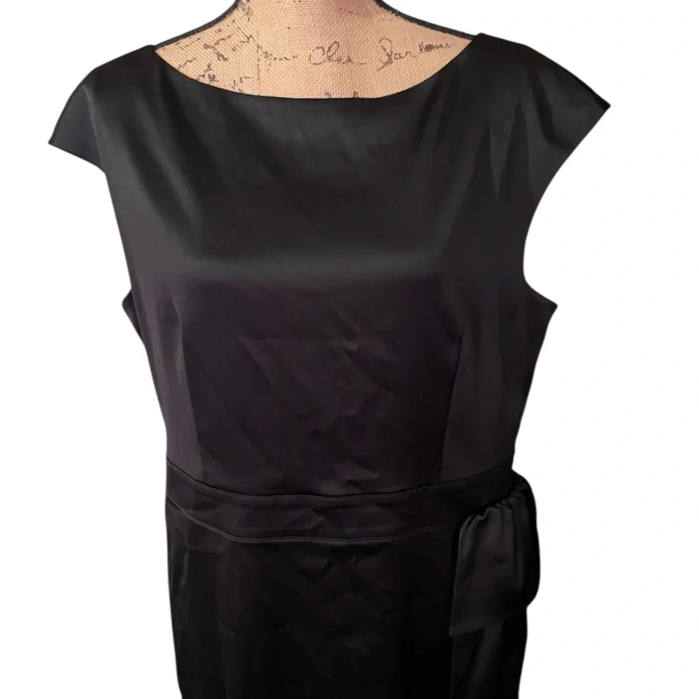 St. John Classic Black‎ Midi Dress - Picture 3 of 10